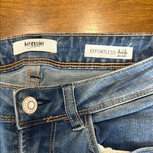 Kensie Blue Ankle Cropped Jeans with Stretch. Effortless. Ankle. Mid rise.